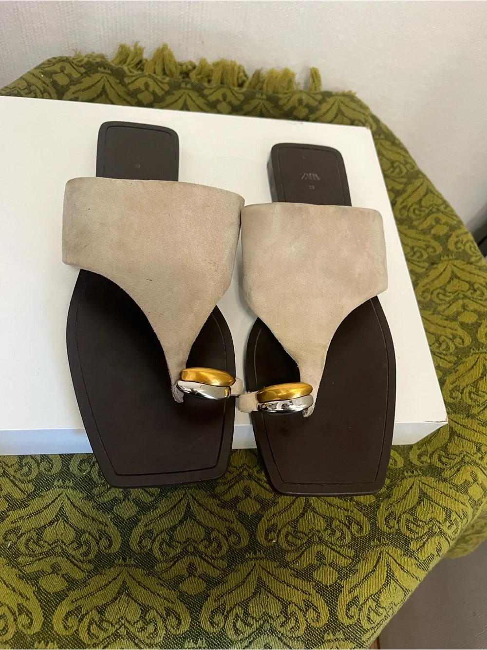 Zara Taupe Suede Toe-Post Sandals with Gold & Silver Rings size 8.5
